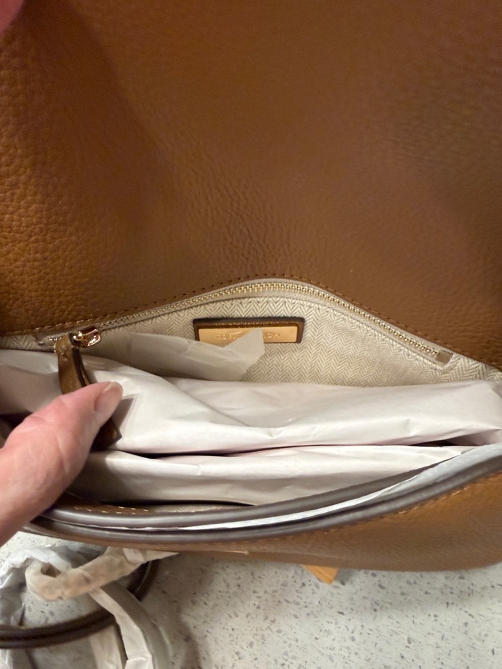 Tory Burch Tan Leather Convertible Crossbody with Gold Logo 2 adjustable straps - Picture 6 of 13